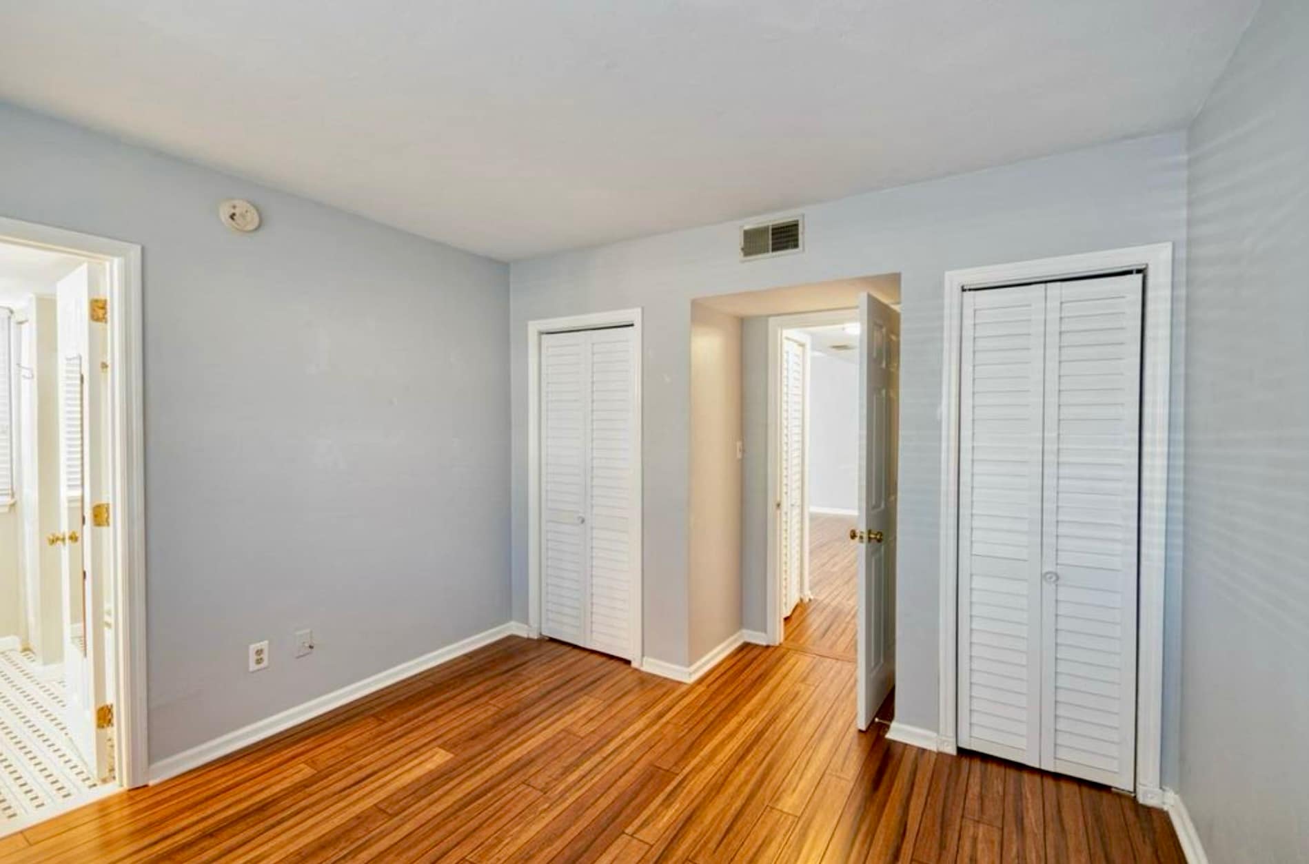 Building Photo - 304 S Franklin Blvd