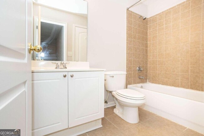 Building Photo - 5905 Oakbrook Lake Ct