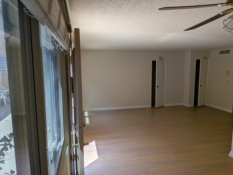 Building Photo - 3709 W Victory Blvd