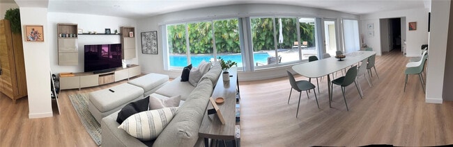 Building Photo - 2020 Coral Reef Dr