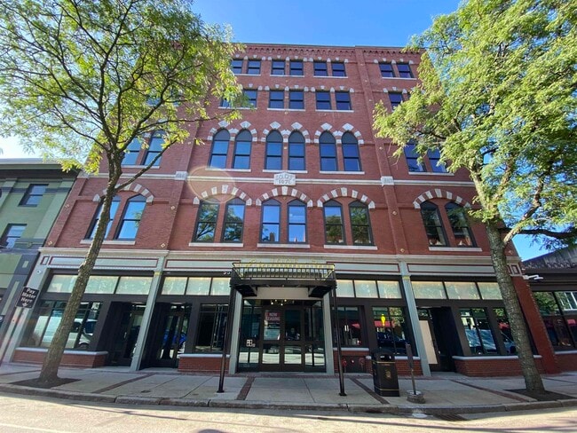 Building Photo - 83 Hanover St