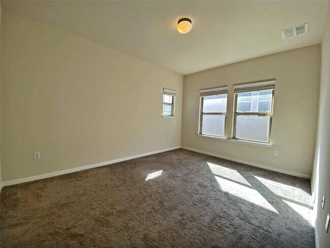 Building Photo - 14000 Cantata Ln