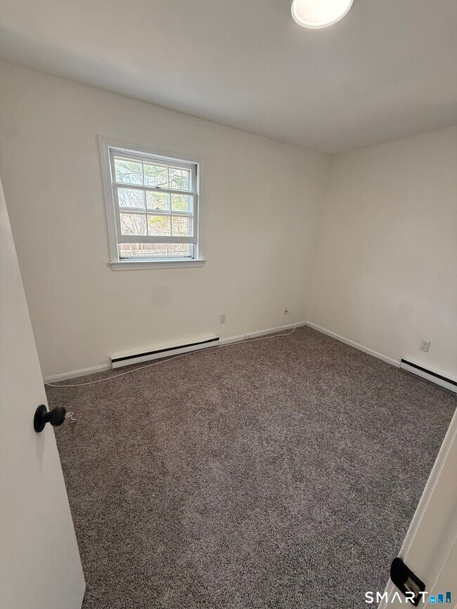 Building Photo - 14 Averill Pl