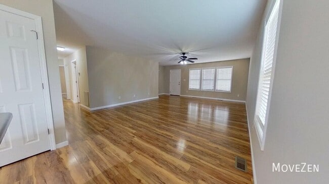 Building Photo - 5940 Brentwood Park Pl