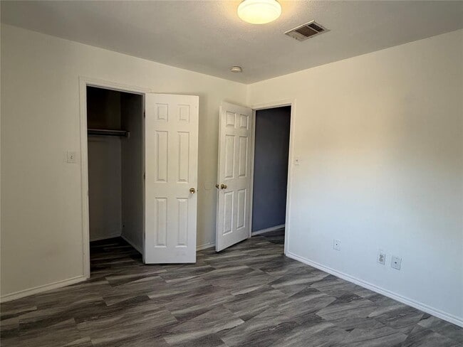 Building Photo - 17923 Loch Linnhe Loop