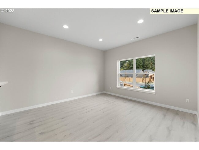 Building Photo - 18418 NE 46th Pl