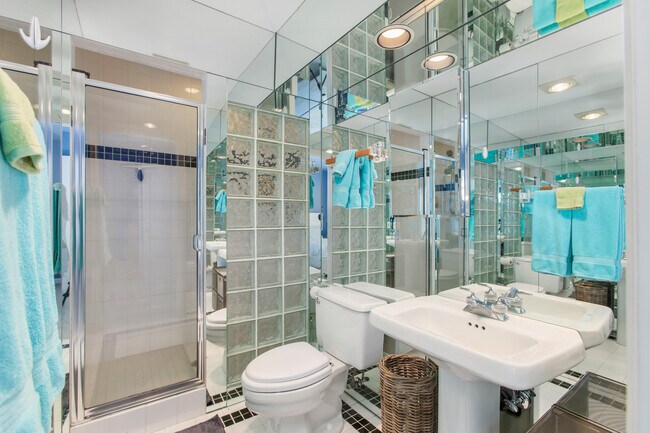 Building Photo - 100 N 8th St