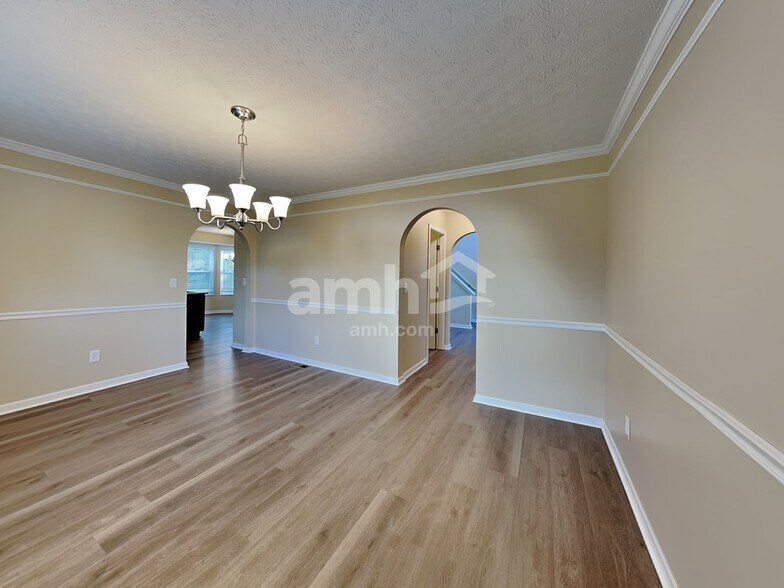 Building Photo - 80 Simsbury Ct