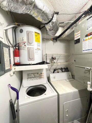 Building Photo - 5839 La Pinata Blvd