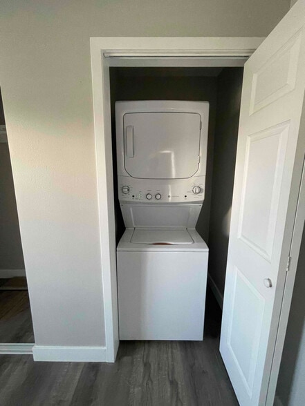 Building Photo - 12080 Silicon Ave