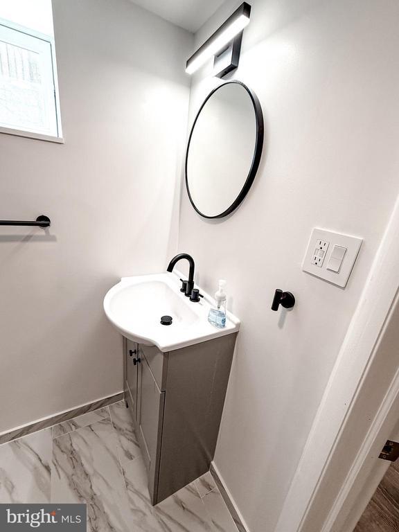 Building Photo - 7713 Baltimore St