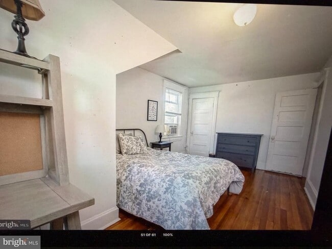 Building Photo - 2310 Sulgrave Ave