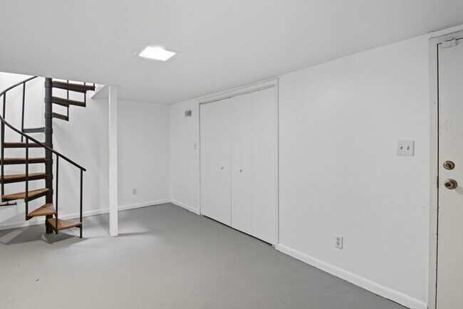 Building Photo - 1448 N Illinois St