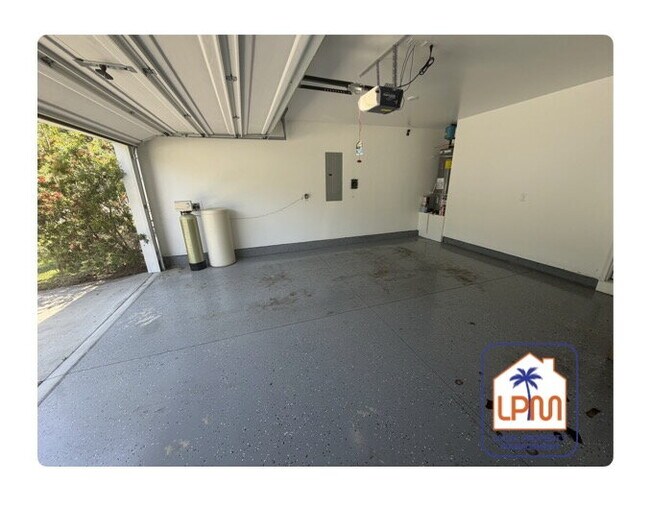 Building Photo - Open Concept  3-Bed, 3-Bath with 1,924 Sq. Ft.