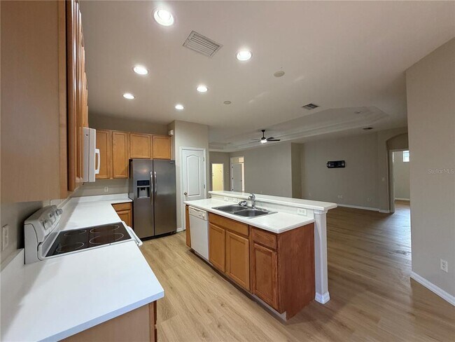 Building Photo - 12418 24th St E