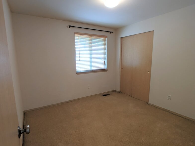 Bedroom 1 - 1908 Dayton Ave NE