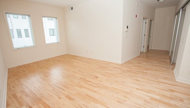 Building Photo - 242 E Water St