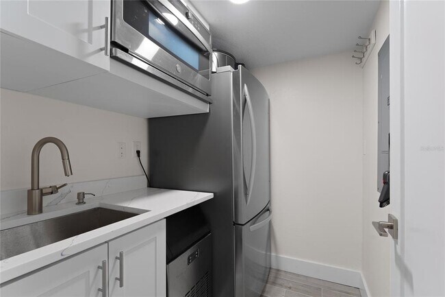 Building Photo - 1390 Gulf Blvd