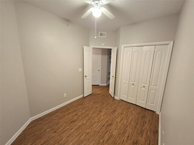 Building Photo - 6000 Shepherd Mountain Cove