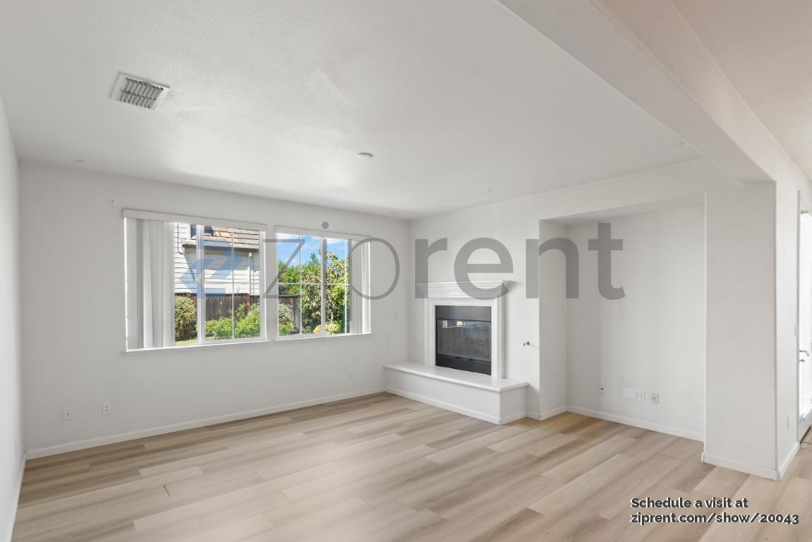 Building Photo - 351 Clarence Bromell Ct