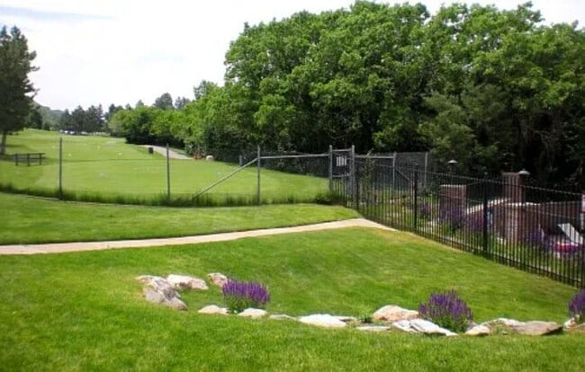 Building Photo - Ridgewood Condo 1 Bed Apartment W/ Pool & Clubhouse!