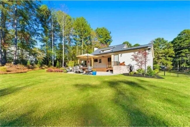 Building Photo - 5006 Suwanee Dam Rd