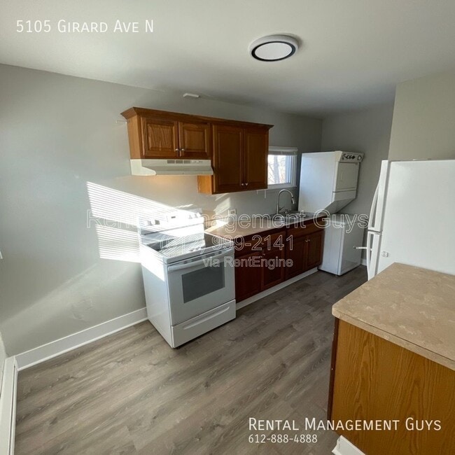 Building Photo - 5105 N Girard Ave