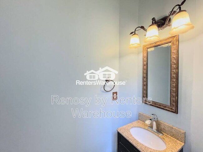 Building Photo - 601 Whisper Walk