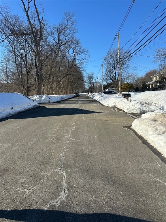 Building Photo - 367 Maple St