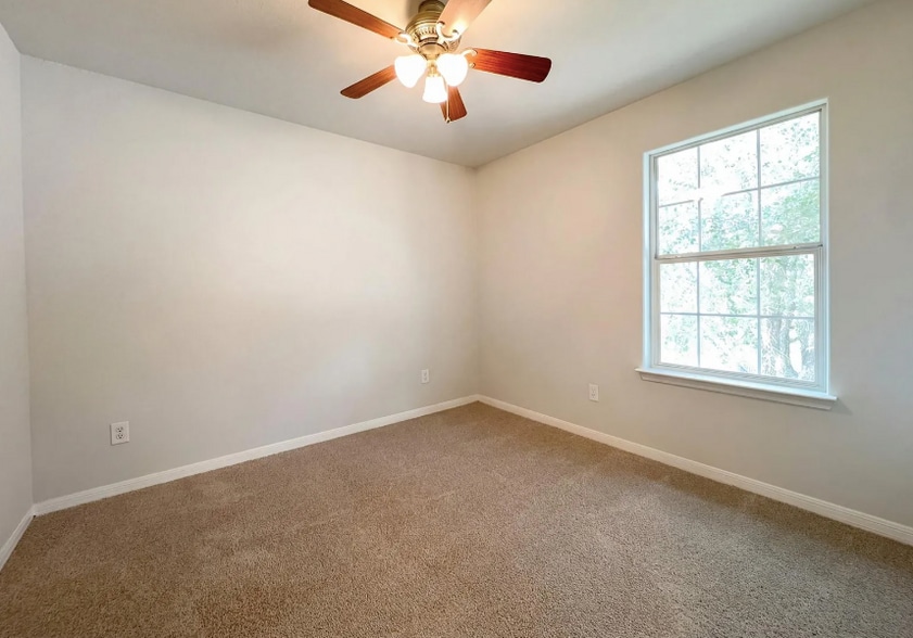 Building Photo - 2310 Redfish Dr