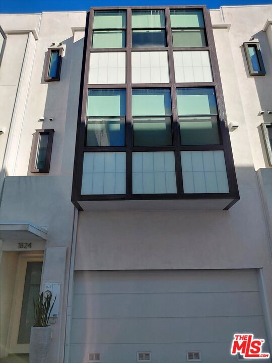 Building Photo - 1824 Redondo Blvd