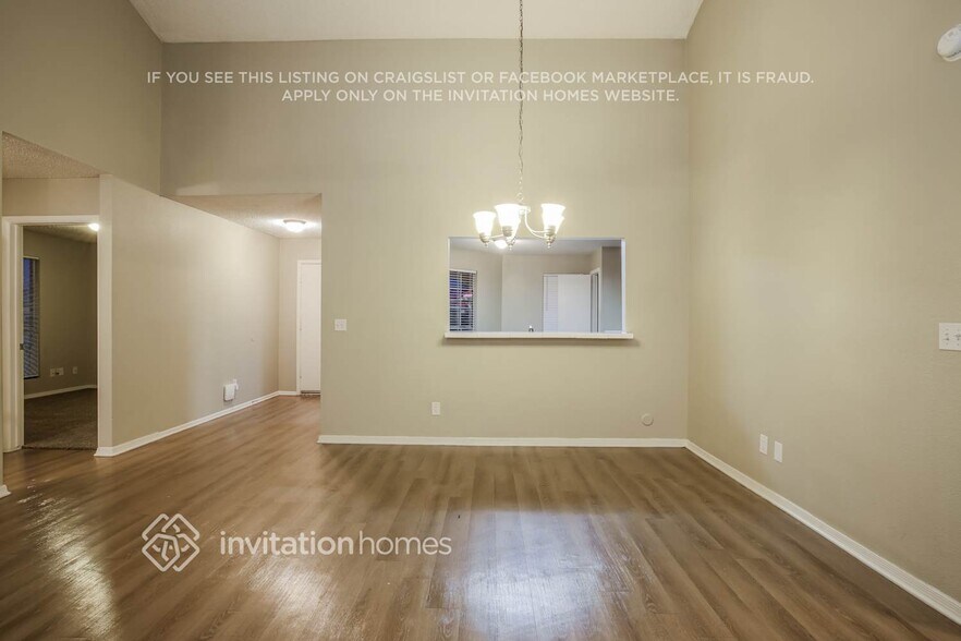 Building Photo - 7731 W Shaw Butte Dr