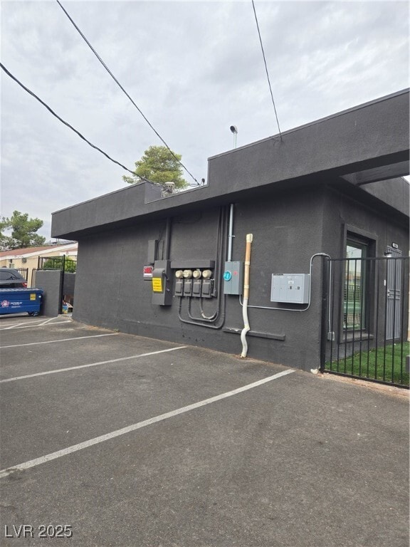 Building Photo - 1000 Lewis Ave