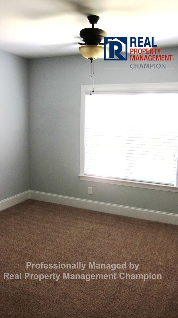 Building Photo - Custom Executive Home with Community Water...