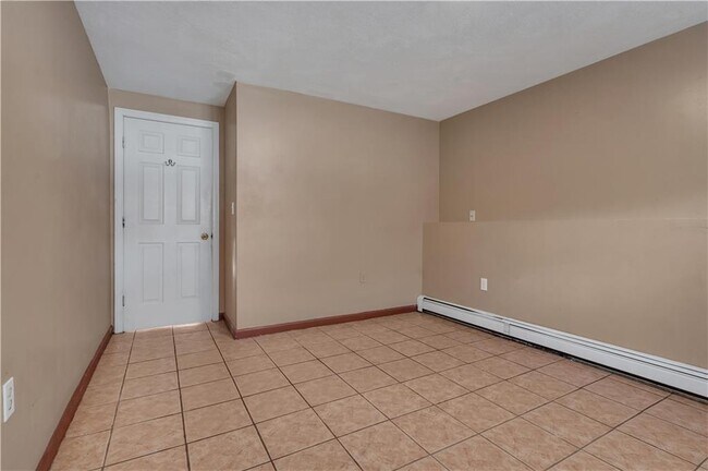 Building Photo - 66 Silver Lake Ave