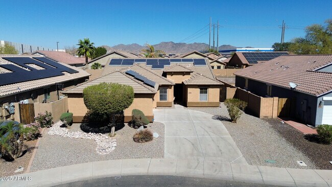 Building Photo - 25564 W Magnolia St