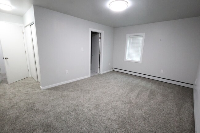Building Photo - 758