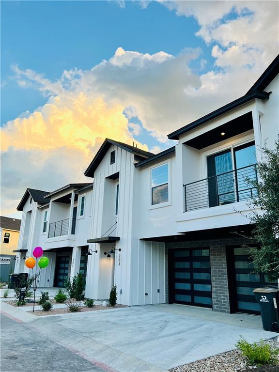 Building Photo - 12001 Vista Parke Dr