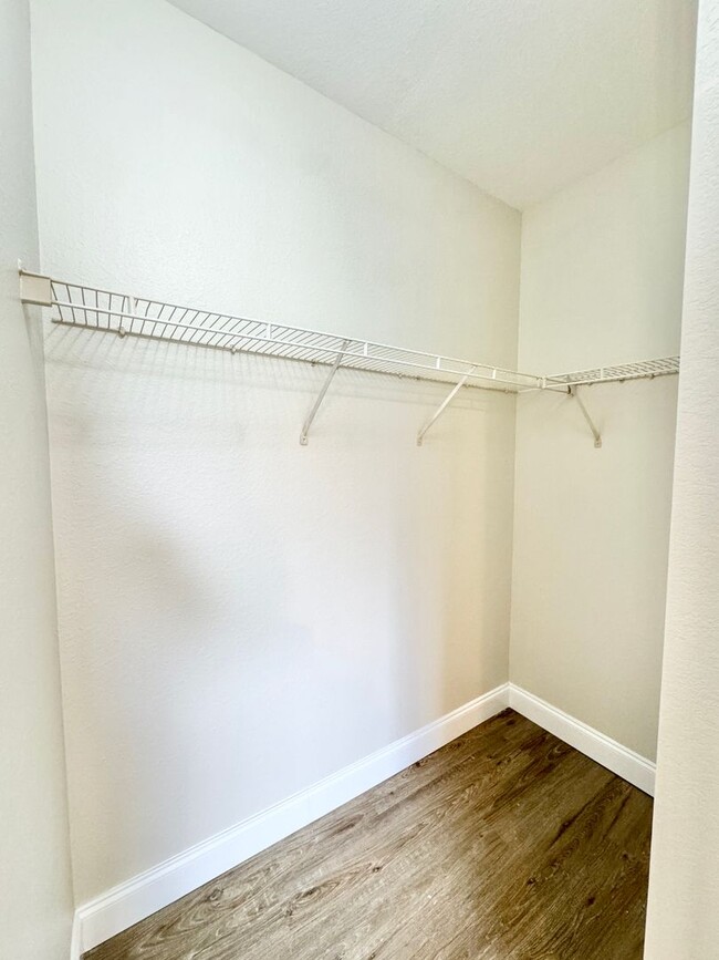 Building Photo - ** FAIRWAY PRESERVE ** 3 BED / 2 BATH COND...