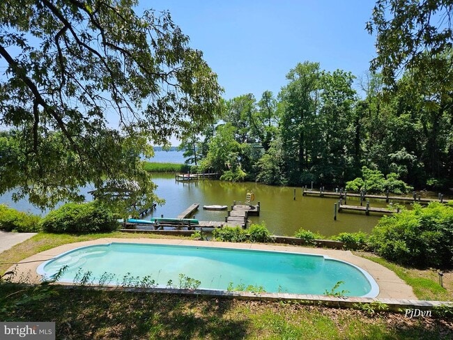 Building Photo - 355 Sturtons Ln