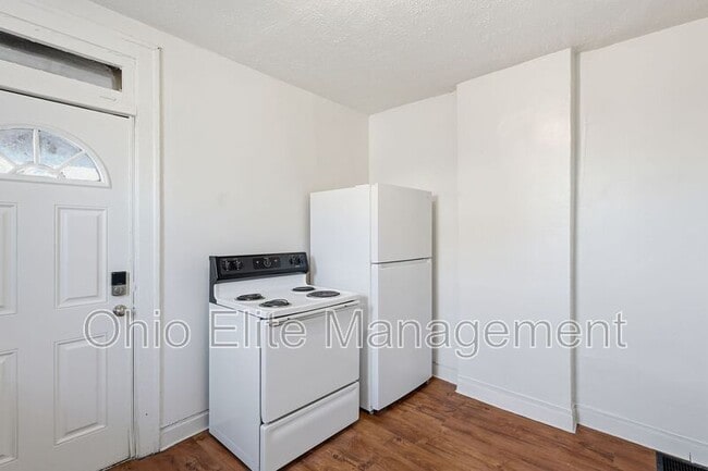 Building Photo - 500 N Champion Ave