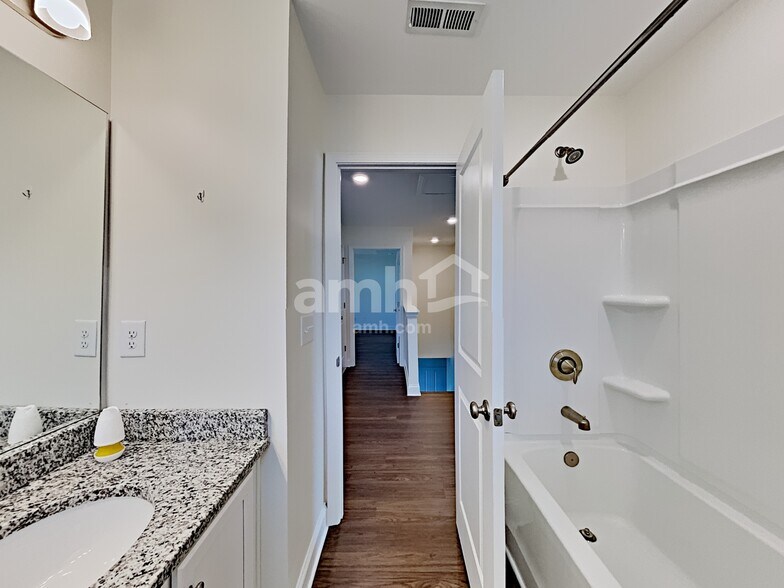 Building Photo - 251 Lake St