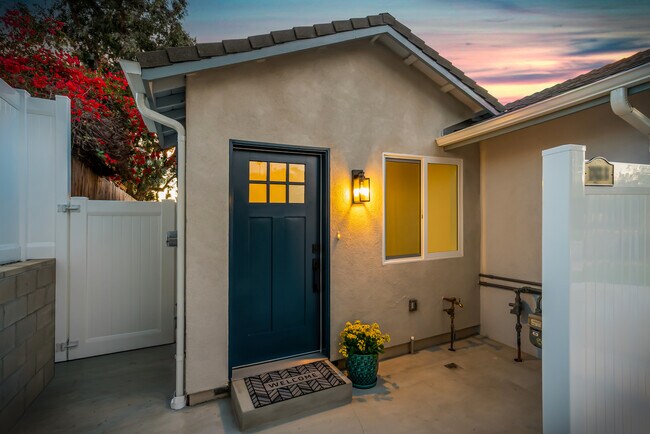 Building Photo - 1288 Uppingham Dr