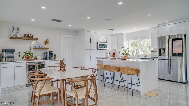Building Photo - 1745 Bikini Ct