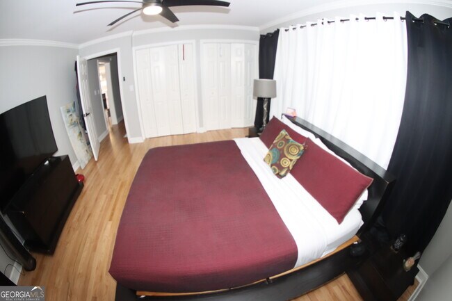 Building Photo - 518 North Ave