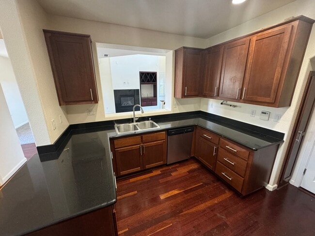 Building Photo - 804 Titanium Ln