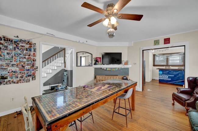 Building Photo - 807 Foster St