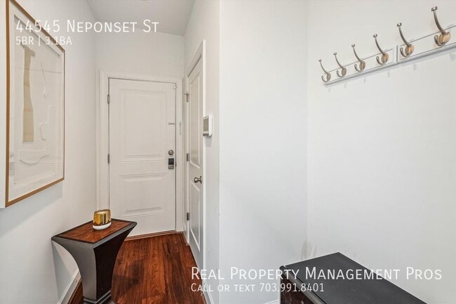 Building Photo - 44545 Neponset St