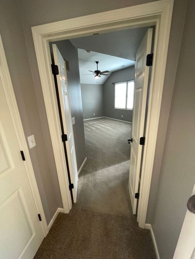 Building Photo - 5 Bedroom, 3 Bathroom California Split Sty...