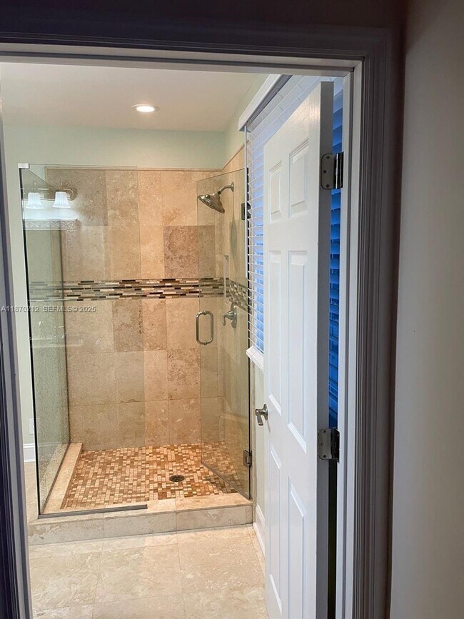 Building Photo - 784 Chimney Rock Rd